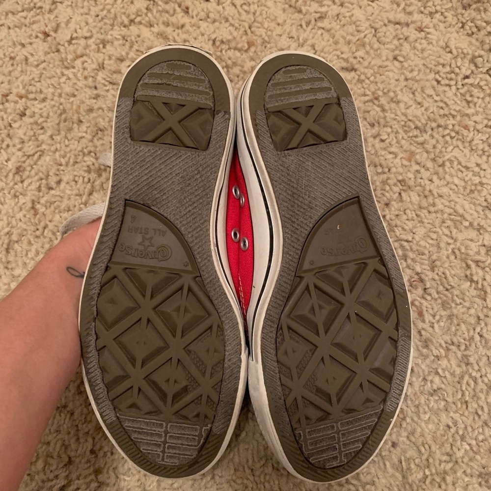 red converse - Picture 2 of 2